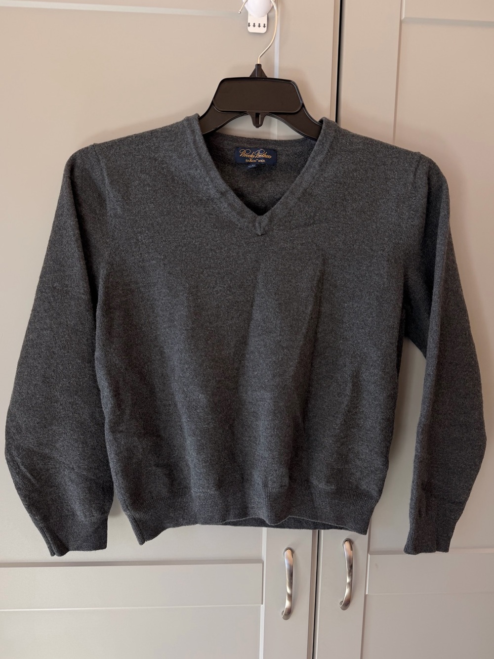 Brooks Brothers Saxxon Wool V Neck Sweater Charcoal Gray M